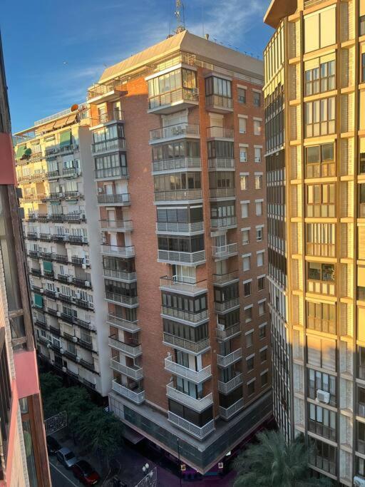 Centrally-Located, Spacious Flat At Historic Centre & Short Walk To Beach Аліканте Екстер'єр фото